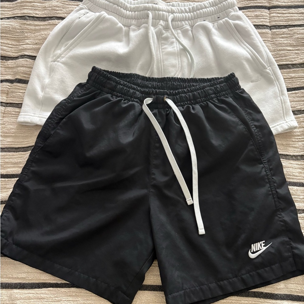 Nike Men's Black and White Athletic Shorts